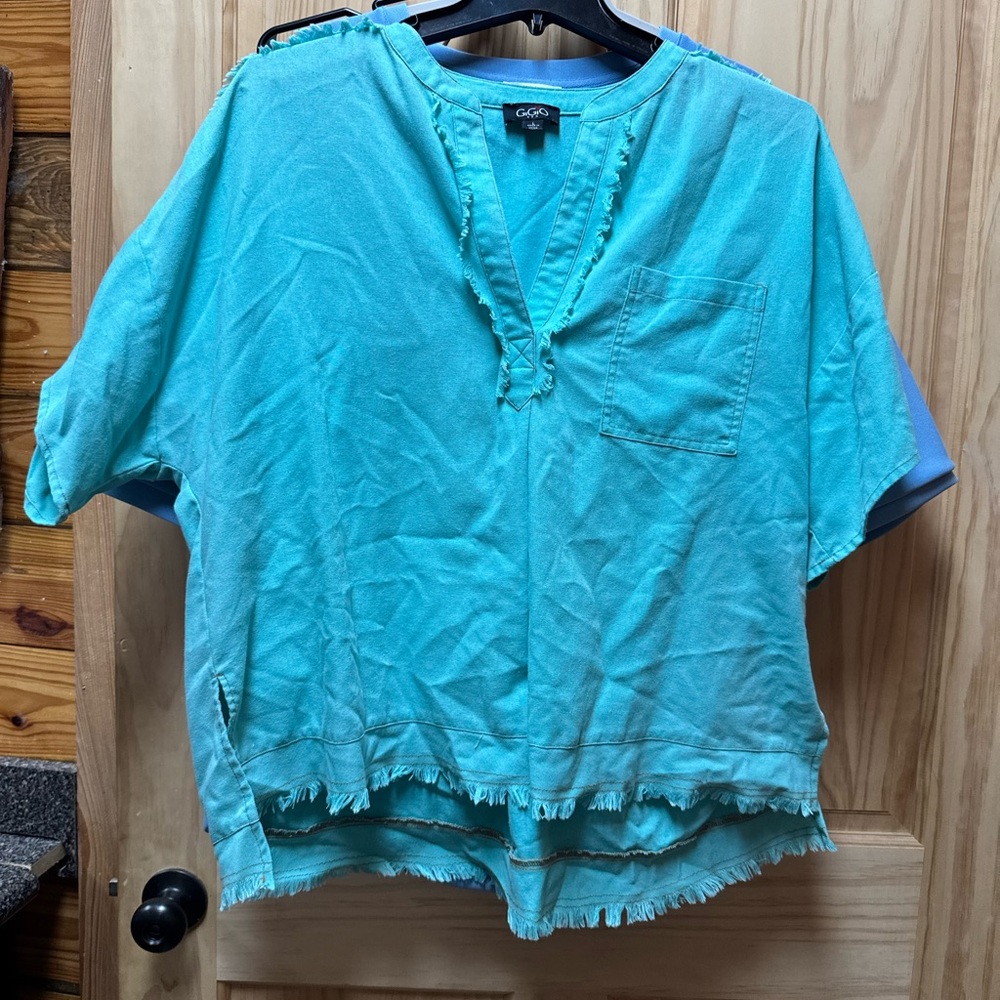 Chic Women's Aqua Frayed Hem Blouse